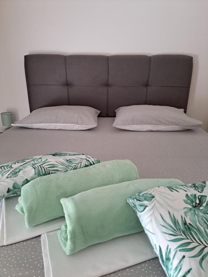 Apartments&Room Babic Каштела Екстер'єр фото