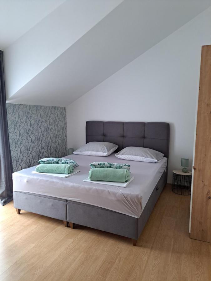 Apartments&Room Babic Каштела Екстер'єр фото